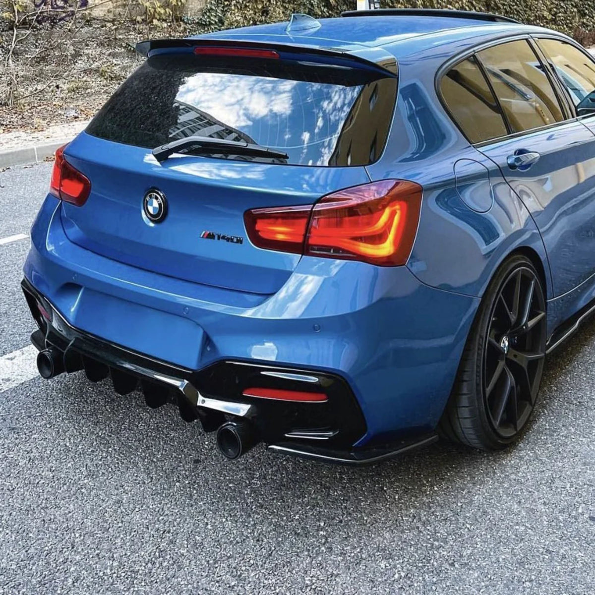 BMW M5 F10 Colas de escape de carbono con corte recto